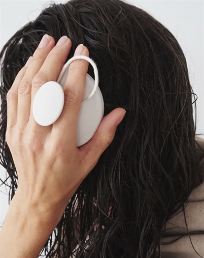 Karmameju - Activate Hovedbundsbørste - White